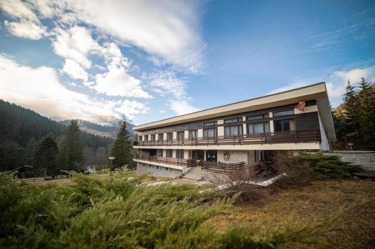 Dom Horskej Sluzby Hostel Terchova Bagian luar foto
