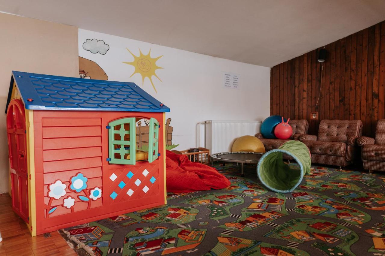 Dom Horskej Sluzby Hostel Terchova Bagian luar foto