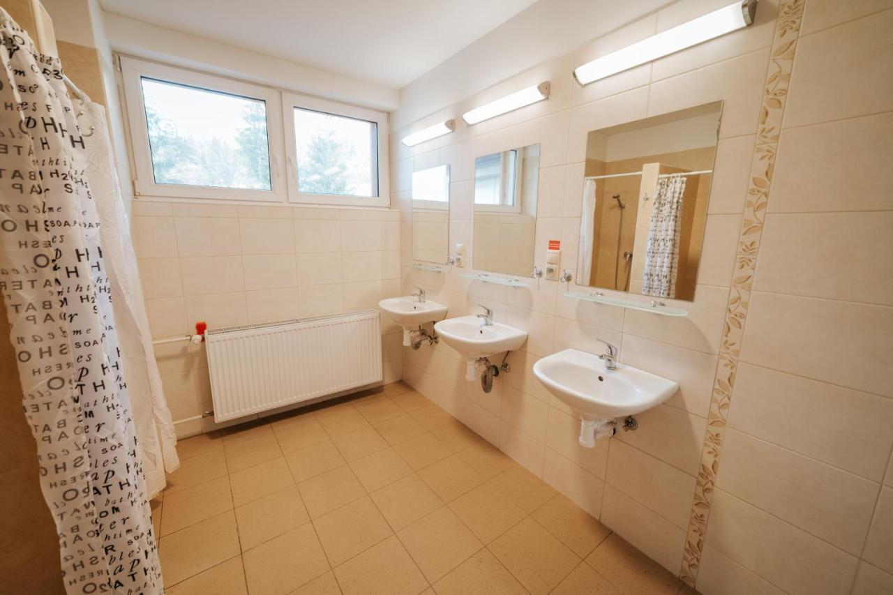 Dom Horskej Sluzby Hostel Terchova Bagian luar foto