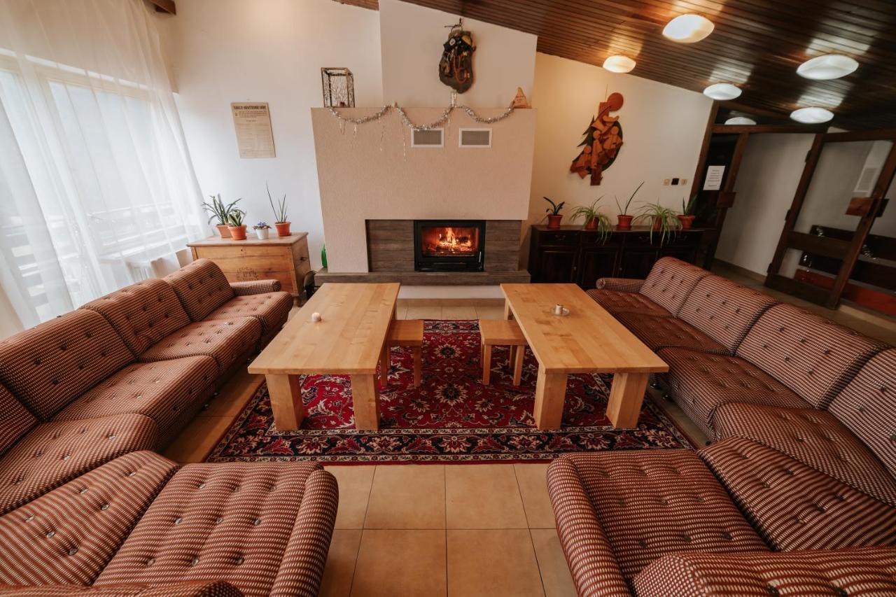 Dom Horskej Sluzby Hostel Terchova Bagian luar foto