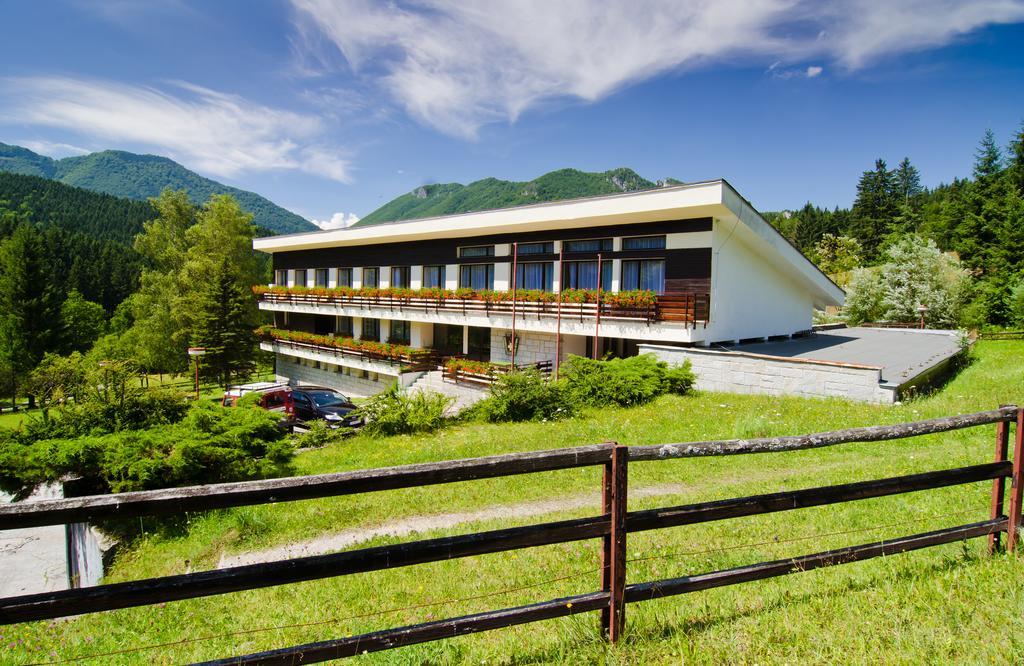 Dom Horskej Sluzby Hostel Terchova Bagian luar foto
