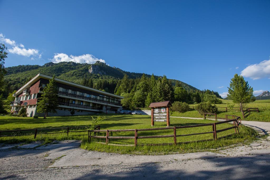 Dom Horskej Sluzby Hostel Terchova Bagian luar foto